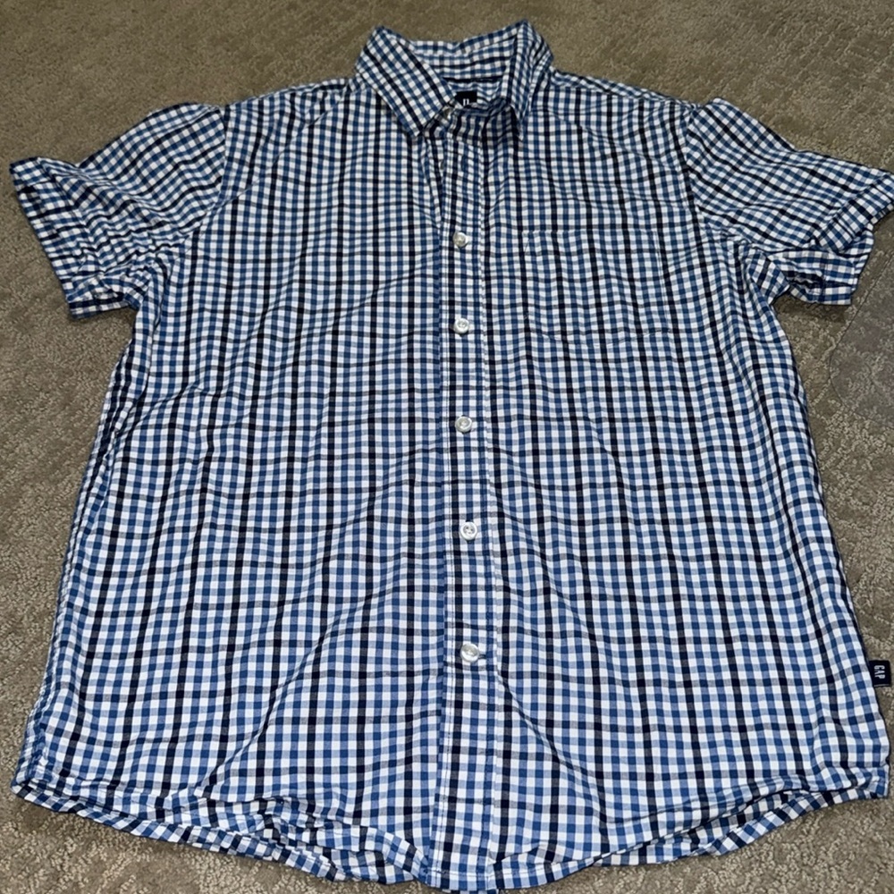 Men’s small Gap button down shirt sleeve shirt